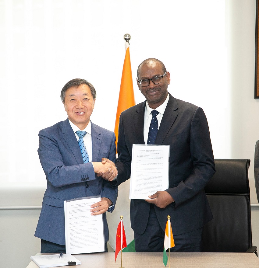 METFPA/ Coopération ivoiro-chinoiseRemise du procès-verbal de l’étude de faisabilité du Lycée Professionnel de Tafiré